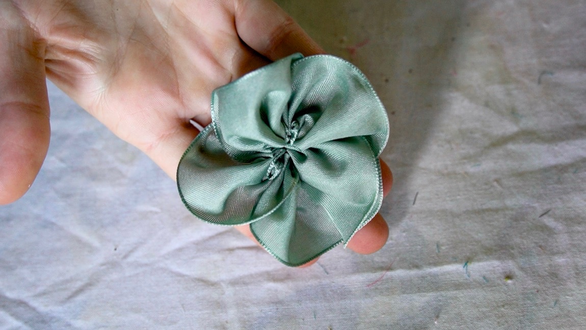 Pull Flower Ribbon Tutorial Tutorial: Easy Flowers Using Ribbon - Fabricated Closet