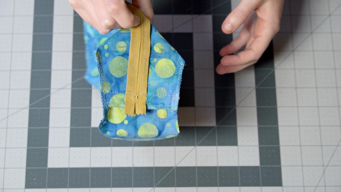Tutorial: How to Sew a Pencil Pouch With Only One Piece of Fabric ...
