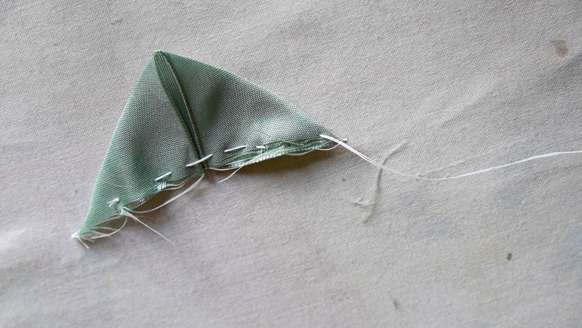 Tutorial: Ribbon Leaves for flowers - Fabricated Closet