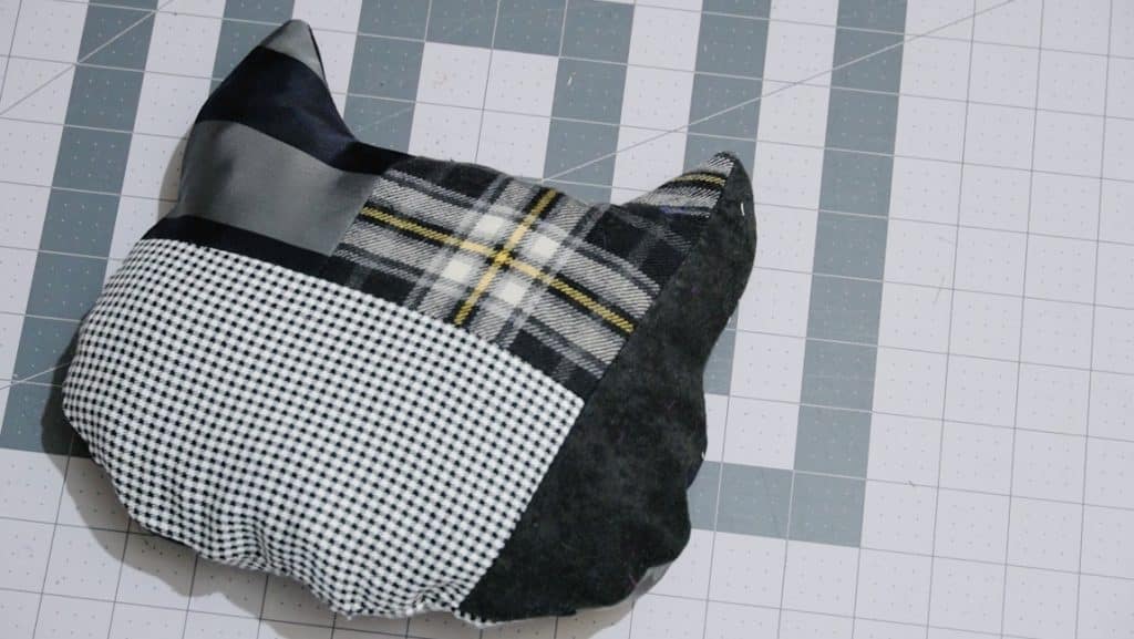 finished cat pillow