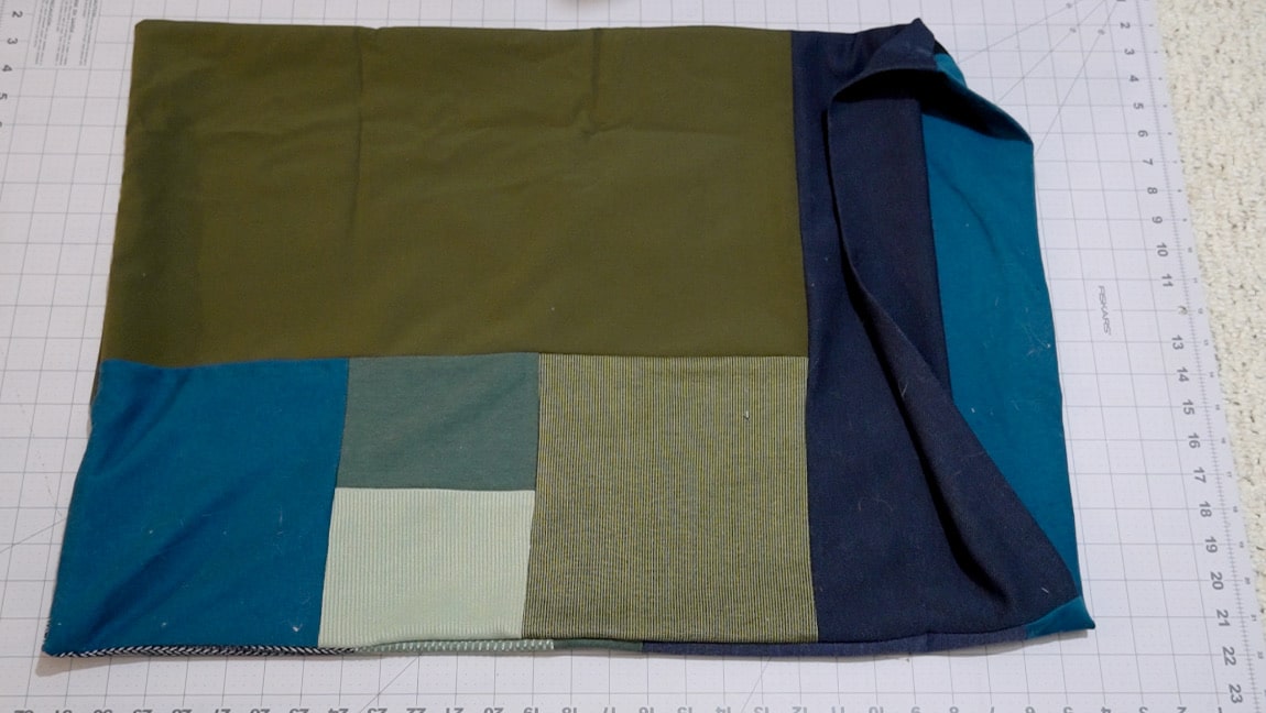 Tutorial Easy Pillowcase With Fabric Scraps Fabricated Closet