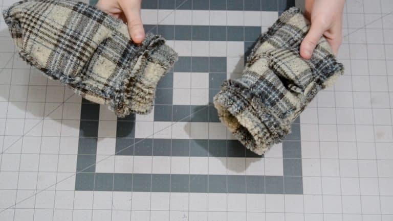 Tutorial: How to Make Fleece Mittens - Fabricated Closet