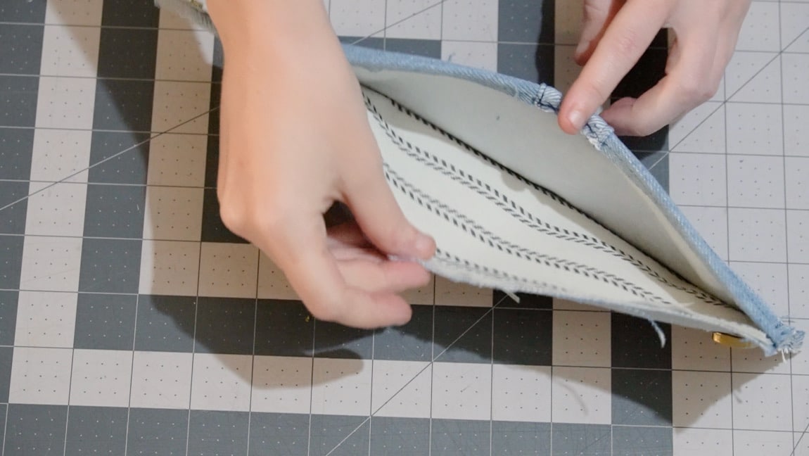 baste inner pocket to the outer wallet