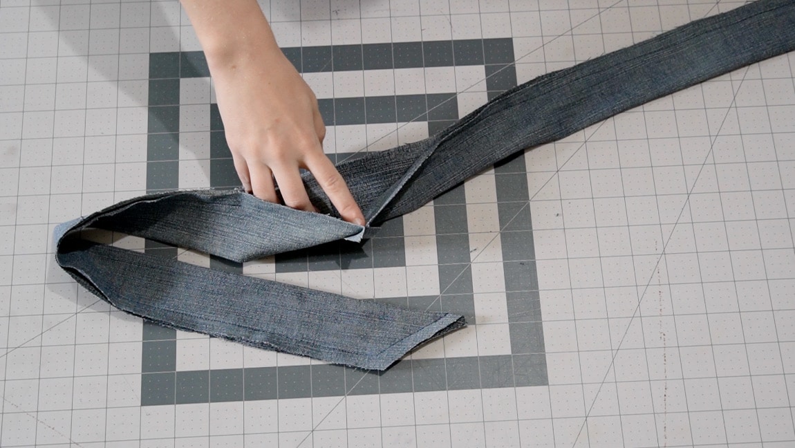 leave gap in center of belt