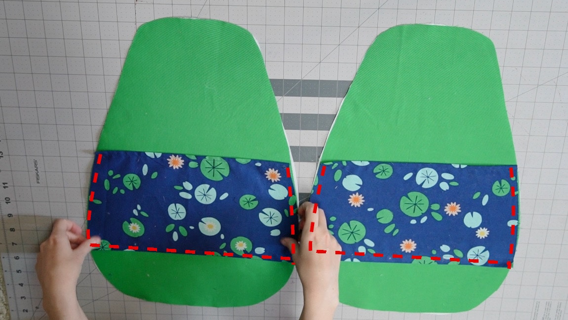 sew pockets to the lining along sides and bottom