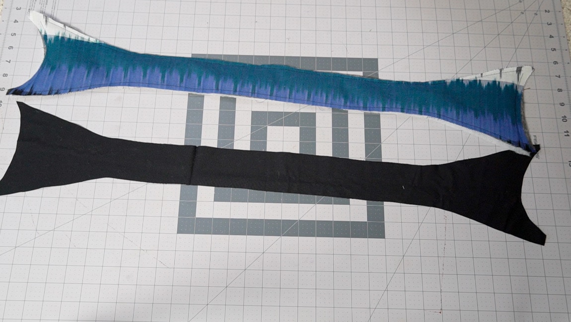 sew the lining to the strap with right sides together