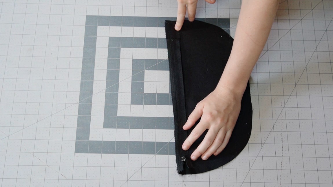 zipper sewn to bottom back