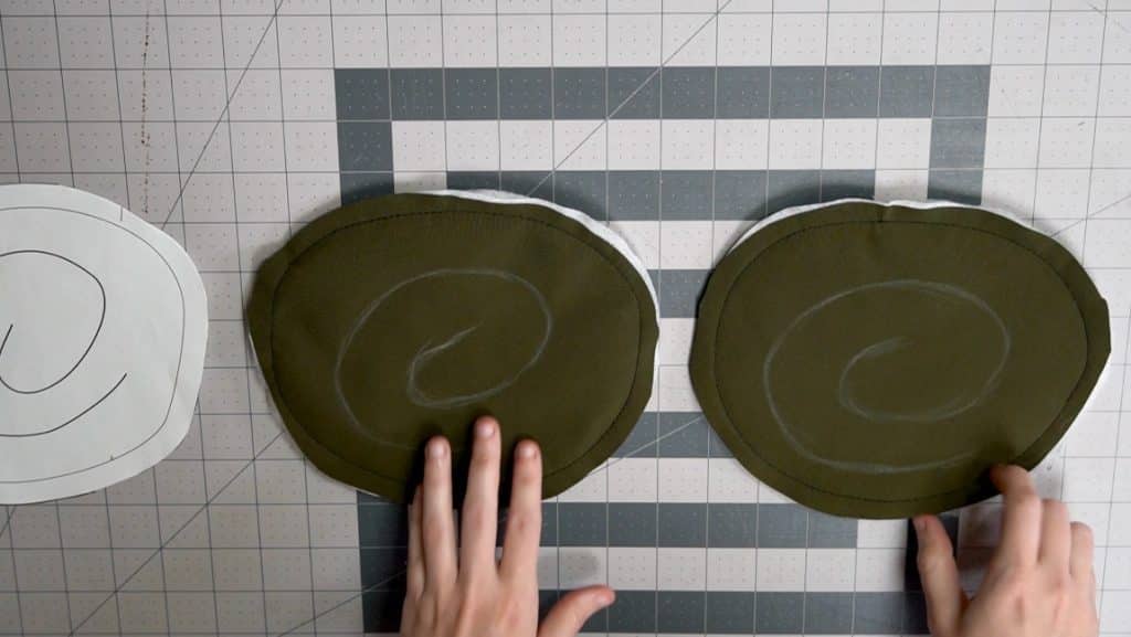 draw swirl onto shells