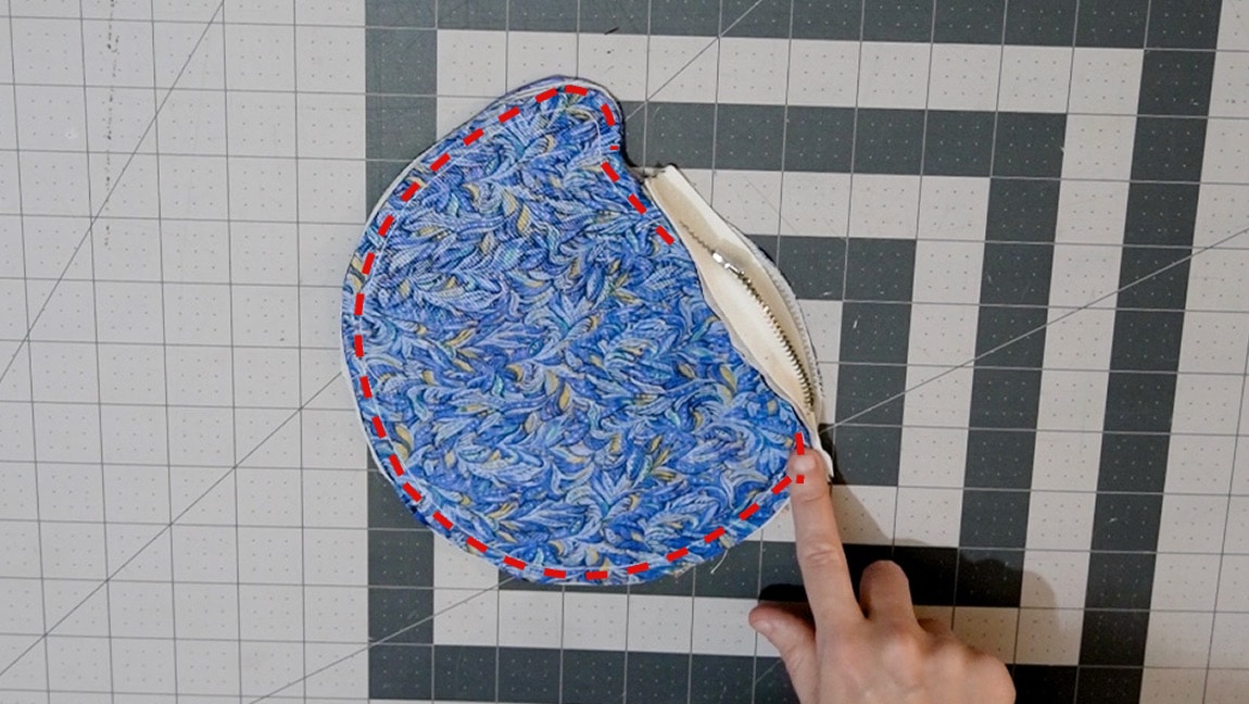sew zipper pouch around perimeter
