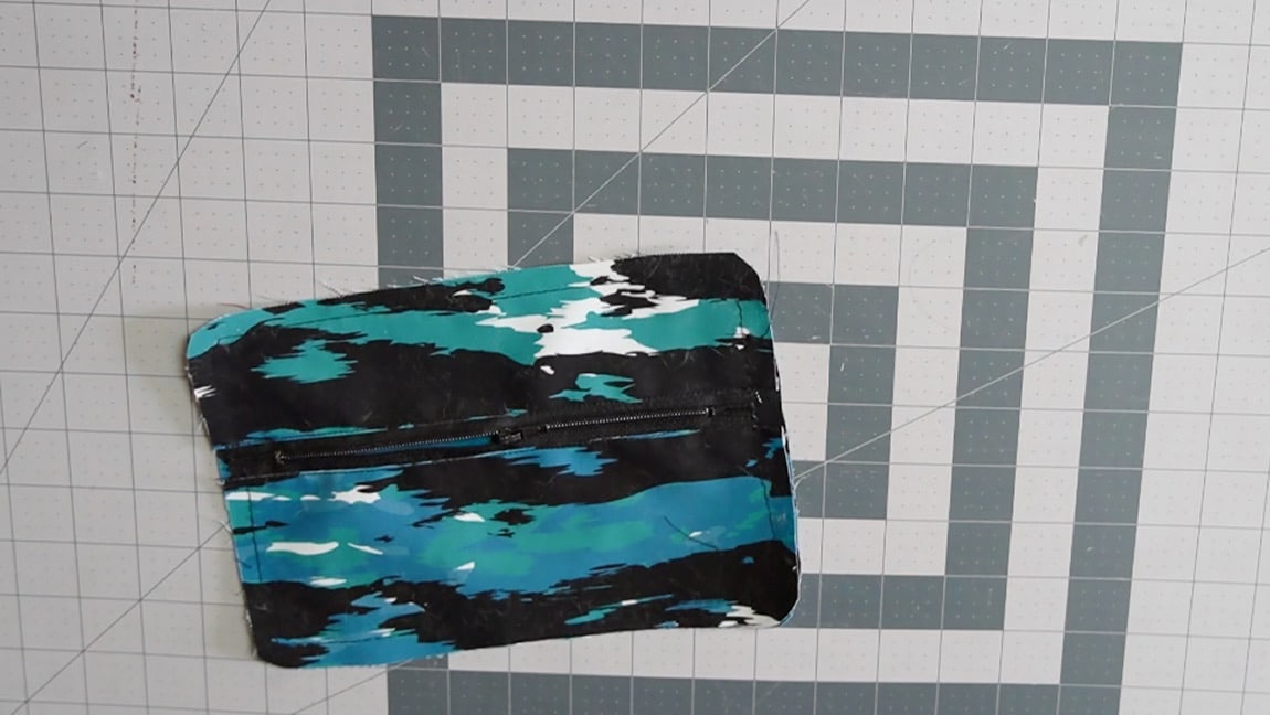 baste back with zipper to back bag