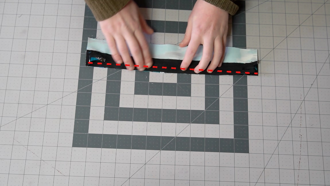 sew zipper to pouch side