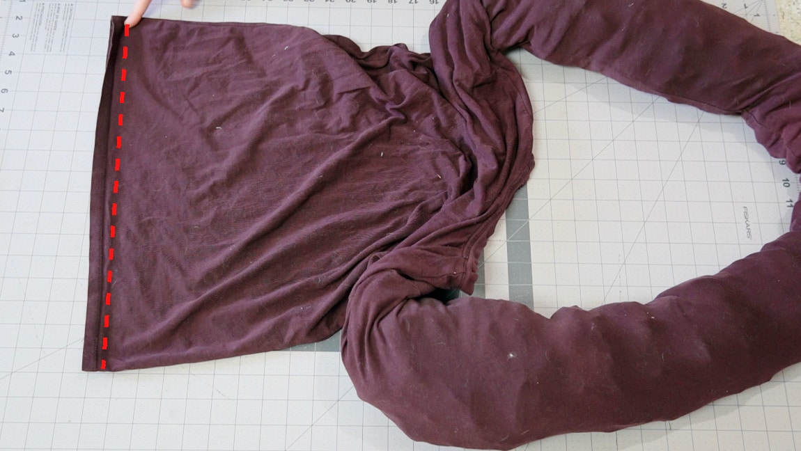 sew the bottom of the shirt