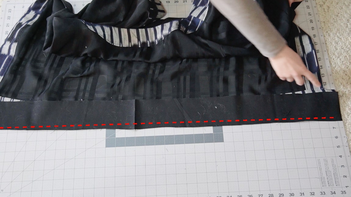 sew the bottom band lining