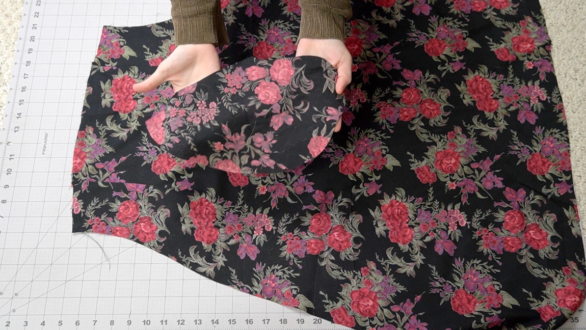 sew the pockets on the front and back