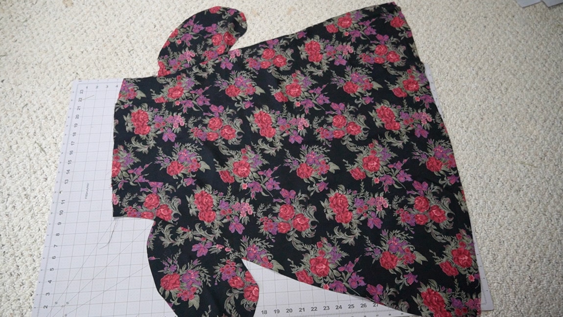 sew the pockets on the front and back