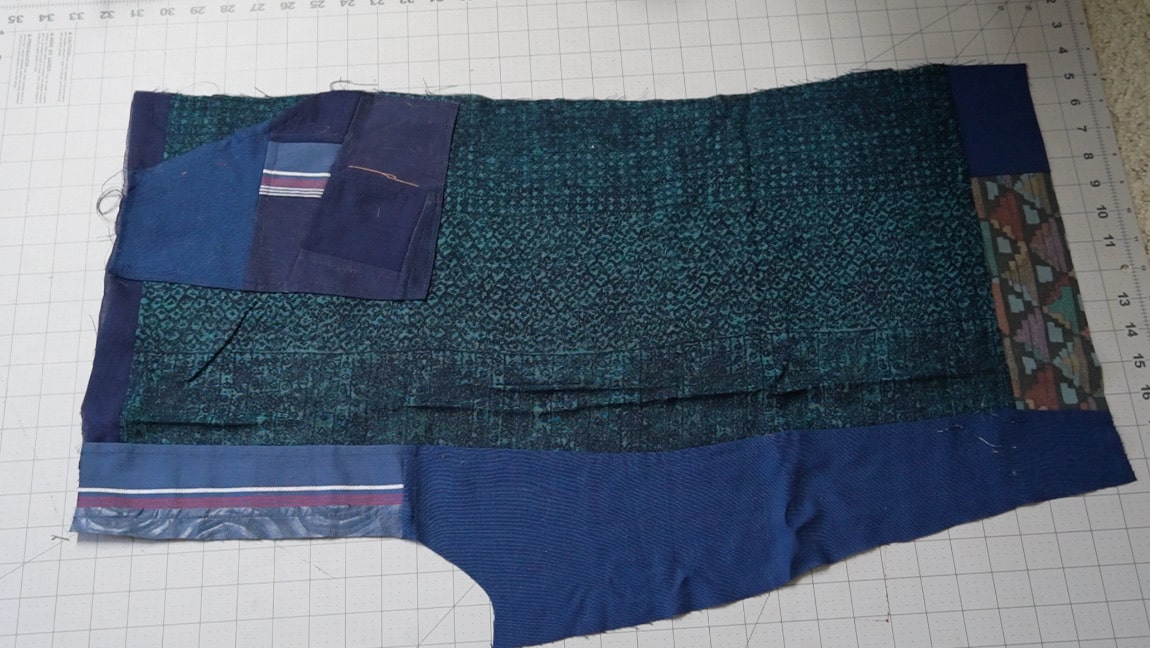 sew the pockets to the front pants
