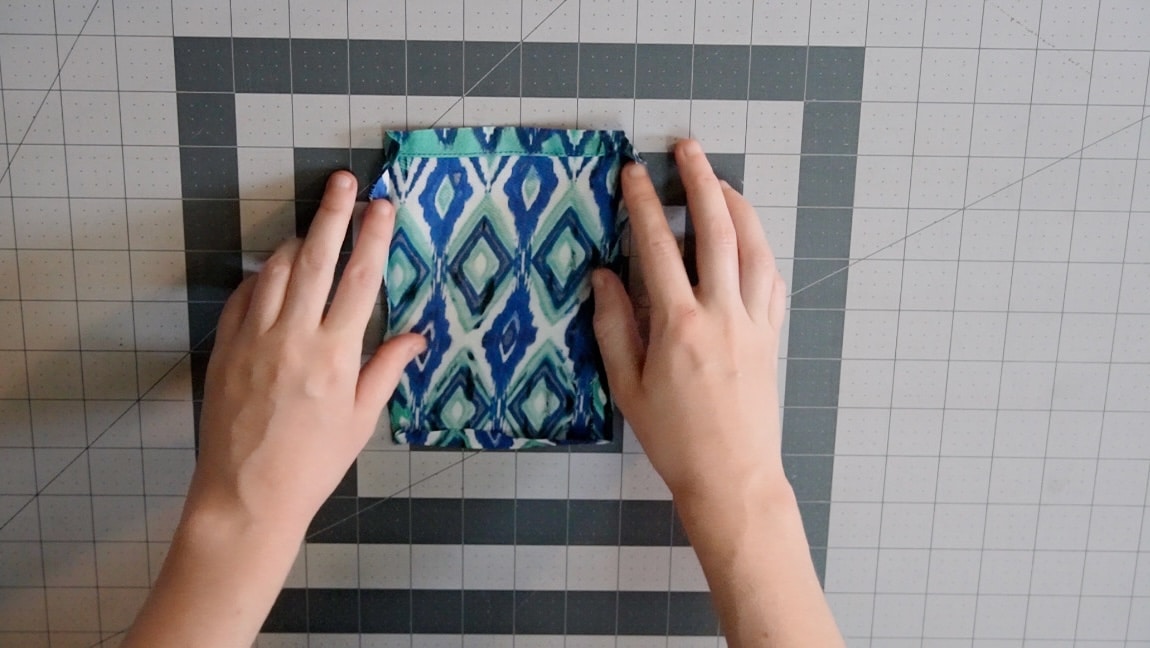 fold seam allowance of pocket