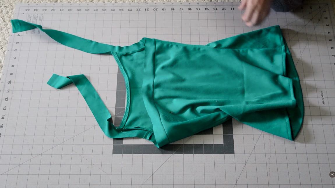 sew the back and strap