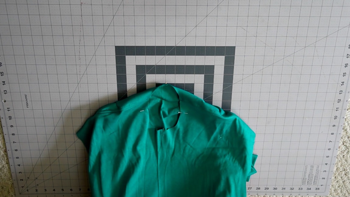 divide the t shirt in 4