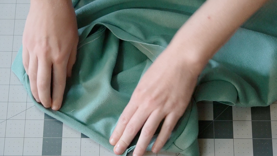 fold over the neck and arm binding